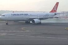 Avião da Turkish Airlines incendeia-se ao aterrar em aeroporto do Nepal