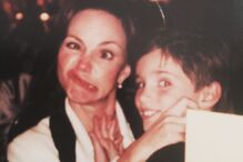 Sally Fields e o filho, argumentista de 38 anos, numa rodagem de 'Flores de Aço'