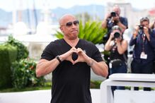 Vin Diesel emociona-se com a família 'Velocidade Furiosa' em Cannes