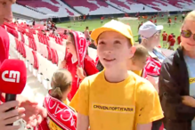 Sem alarmes e felizes: Crianças ucranianas visitam Estádio da Luz 