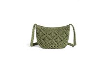 Bolsa verde de ombro com padrão macramé