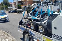 Polícia Municipal remove trotinetes Bird de uma rua da cidade