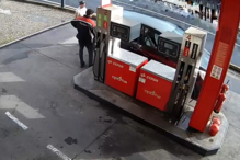 Imagens de vigilância gravam momento em que casal que abandonou crianças francesas pára em bomba de gasolina em Portugal