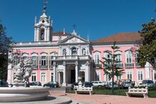 Músicas que marcaram carreira de Luís Represas ecoam junto ao Palácio de Belém