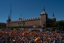 Três detidos e sete polícias feridos após confrontos em marcha anti-Sánchez em Madrid