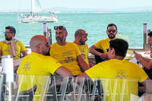 Passeio pelo Tejo na despedida de solteiro de noivos de Santo António