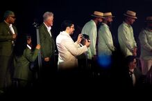 Bad Bunny presta homenagem a Portugal ao interpretar o tema 'Lisboa Menina e Moça'