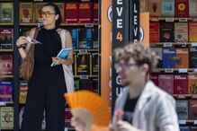 Feira do Livro de Lisboa com temperaturas elevadas e grande afluência