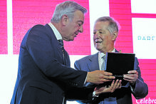Óscar Afonso, diretor da FEP, entregou prémio