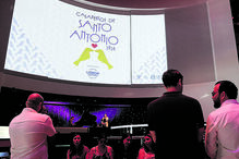 Uma noite de divertimento no Casino Lisboa fez as delícias dos 16 casais de Santo António 