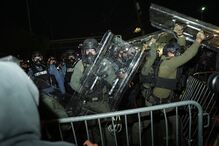 Imigrantes detidos nos EUA realizam greve de fome em centro de detenção do ICE