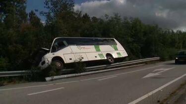 Autocarro de transporte escolar com seis menores despista-se em Mangualde