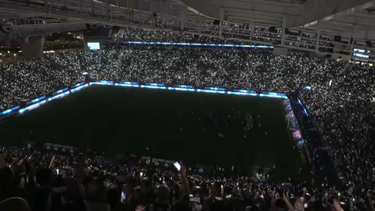 À luz das lanternas, milhares no Estádio do Dragão homenagearam Jorge Costa