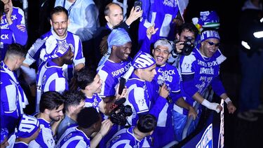 FC Porto levanta taça de campeão e faz megafesta no coração da cidade. Saiba tudo sobre as celebrações portistas