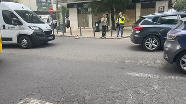 Colisão entre autocarro e carro bloqueia trânsito e provoca caos em Benfica