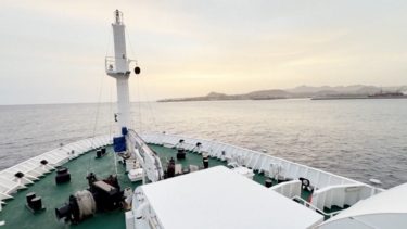 Imagens mostram interior de cruzeiro retido em Cabo Verde após surto de hantavírus  