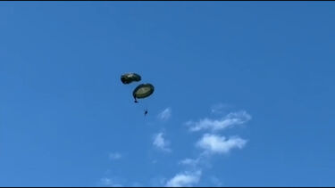 O salto de paraquedas que deixou dois militares feridos em Tancos