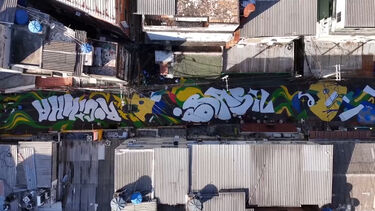 Arte urbana invade favela da Rocinha para celebrar o Mundial de Futebol  