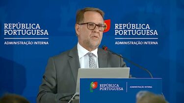 Ministro da Administração Interna diz que o apagão e as tempestades identificaram pontos críticos no Estado