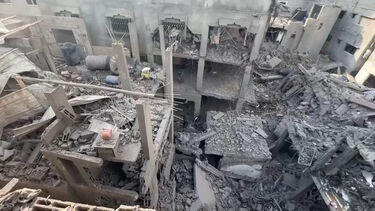 Exército israelita destrói edifícios residenciais após ordem de evacuação em Gaza 