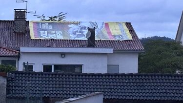 Raio provoca incêndio em telhado de casa em Monção