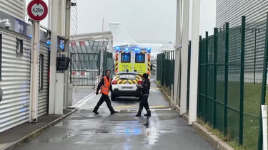 Passageiros franceses que iam a bordo do navio "MV Hondius" regressam a Paris