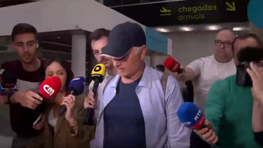 José Mourinho regressa a Lisboa após viagem-relâmpago a Londres