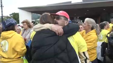 Ágata Rodrigues emociona-se a chegar ao Santuário de Fátima após acompanhar peregrinos que partiram desde Loures 