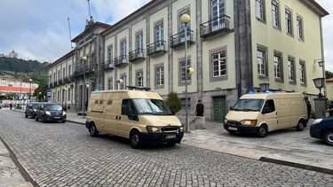 Condenação pedida para nove arguidos por assaltos a ourivesarias em Valença e Vila Verde