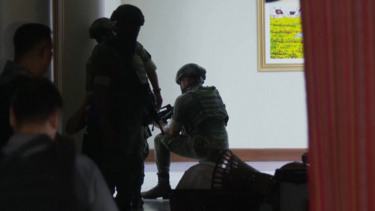 Tiroteio no Senado das Filipinas durante tentativa de detenção de senador