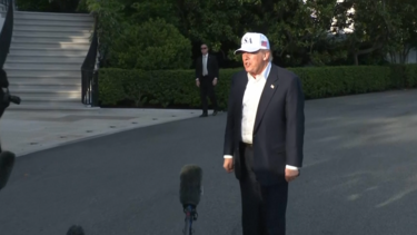 “Foi um momento histórico”: Trump regressa à Casa Branca com balanço positivo após reunião com Xi Jinping na China