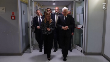 Presidente e primeira-ministra de Itália visitam vítimas de atropelamento no hospital em Modena