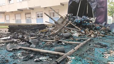 Vários caixotes do lixo incendiados durante a madrugada em Setúbal