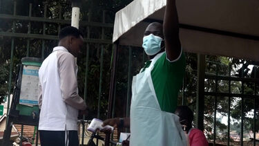 “Situação está a ser contida”: Uganda acompanha casos de Ébola no país