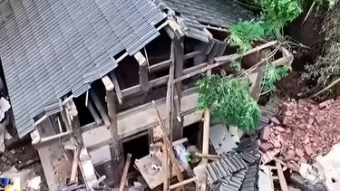 Imagens aéreas mostram consequências após deslizamentos de terras no sul da China  