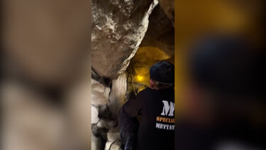 Equipas de resgate correm contra o tempo para salvar sete pessoas presas em gruta inundada em Laos 