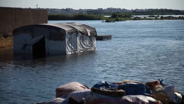 Subida de rio na Síria deixa várias regiões submersas
