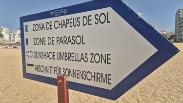 'Guerra de chapéus de sol' aquece verão