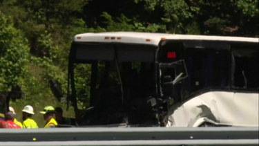 Cinco mortos e 34 feridos após autocarro provocar acidente em cadeia nos EUA