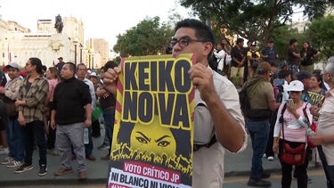 Centenas de pessoas manifestam-se na capital do Peru contra a candidatura de Keiko Fujimori às presidenciais