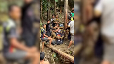 Resgatados os cinco sobreviventes de gruta inundada no Laos. Outras duas pessoas continuam desaparecidas