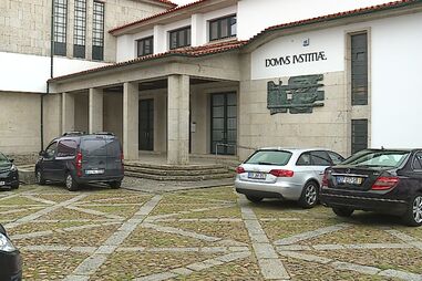 Tribunal de Valença aplicou a prisão domiciliária a mulher que atacou outra à facada