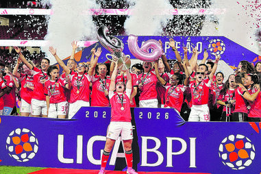 Benfica é campeão nacional de futebol feminino pelo sexto ano consecutivo