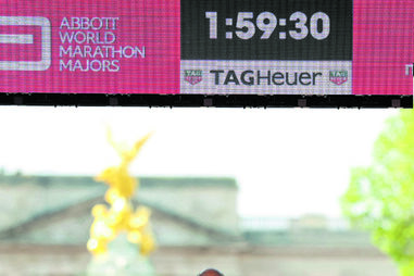 Sebastian Sawe corta a meta da Maratona de Londres. O recorde foi pulverizado