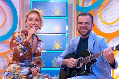 Floribella canta ‘Vestido Azul’ em direto no ‘Olá, Bom Dia!’  