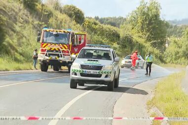 Um morto e três feridos em colisão com três carros e uma mota em Torres Vedras