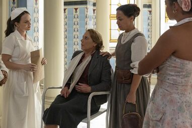 Estela consegue desmascarar Zulma em 'Êta Mundo Melhor'