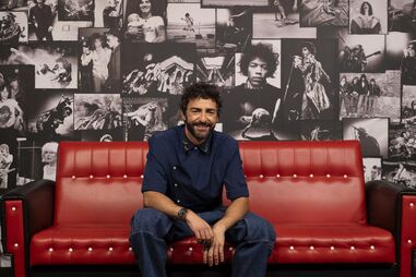 Diogo Faria recorda a carreira de ator, numa conversa na rádio.
