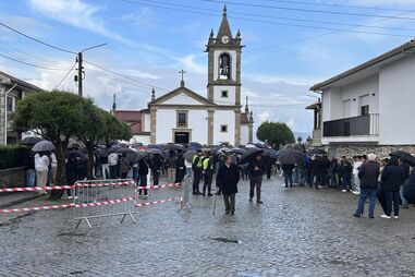Centenas de pessoas no último adeus ao paraquedista que morreu durante salto em Tancos