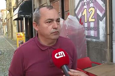 "Foi um pandemónio aqui", descreve o proprietário do restaurante assaltado 
na rua de S. Pedro, em Matosinhos